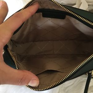 Jet Set Large Ew Crossbody Black